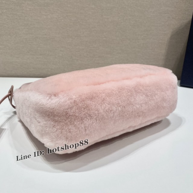 Prada專櫃新款Hobo毛毛包 款號：NE515 普拉達秋冬爆款女包腋下包 csp1297